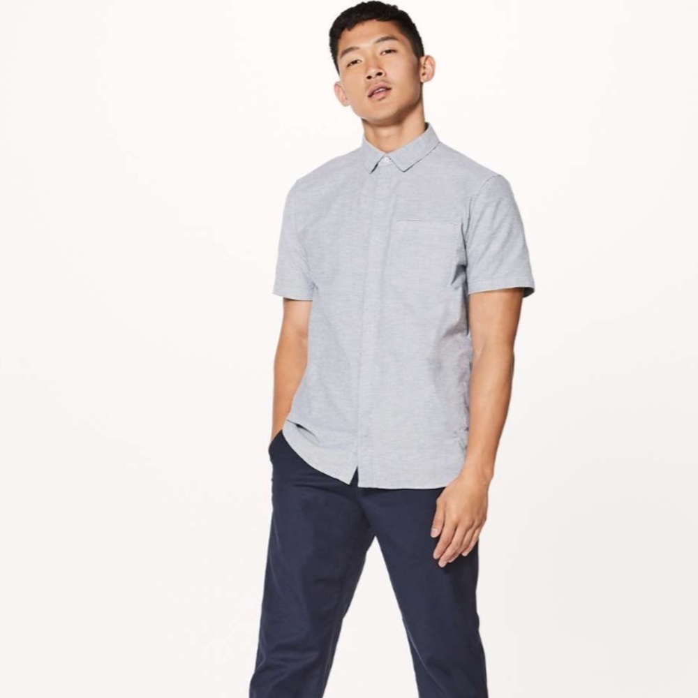 WORN ONCE Lululemon On Time Short Sleeve Buttondown Nautical Navy / White